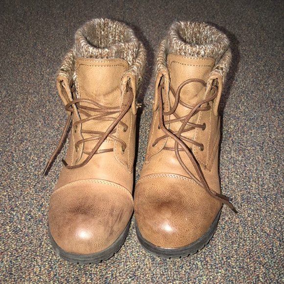 Boots - Picture 2 of 4
